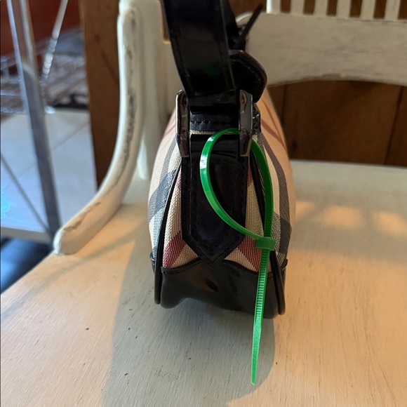 Burberry Black and Tan Shoulder Bag - Picture 7 of 13